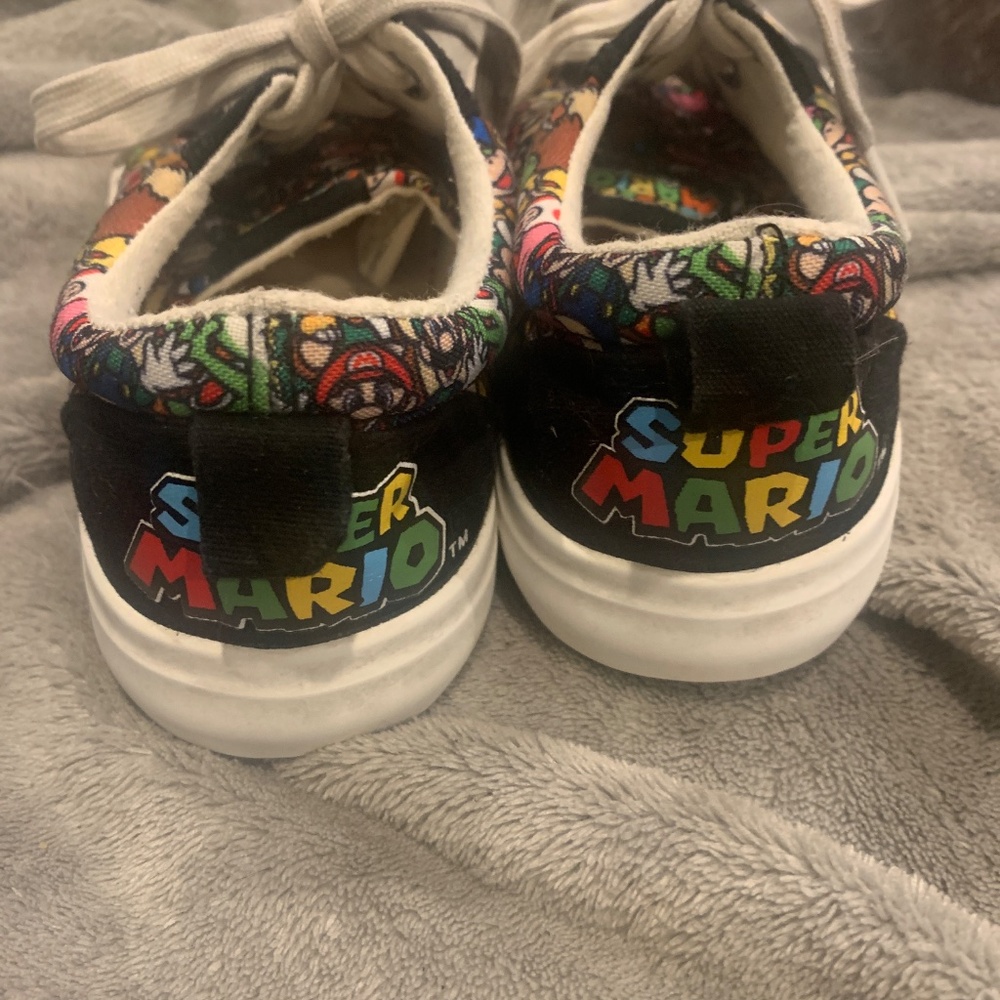 Super Mario sneakers kids size 2 - Picture 3 of 6